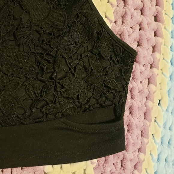 Forever 21 lacey crop cami - Picture 3 of 8